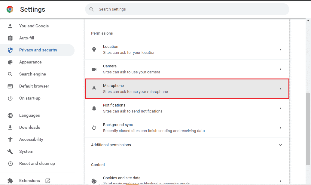 Faites défiler le volet de droite et cliquez sur Microphone sous Autorisations | Réparez votre micro est mis en sourdine par les paramètres système dans Google Meet