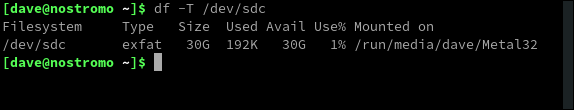 Utilisation de la commande df pour vérifier le système de fichiers de la clé USB
