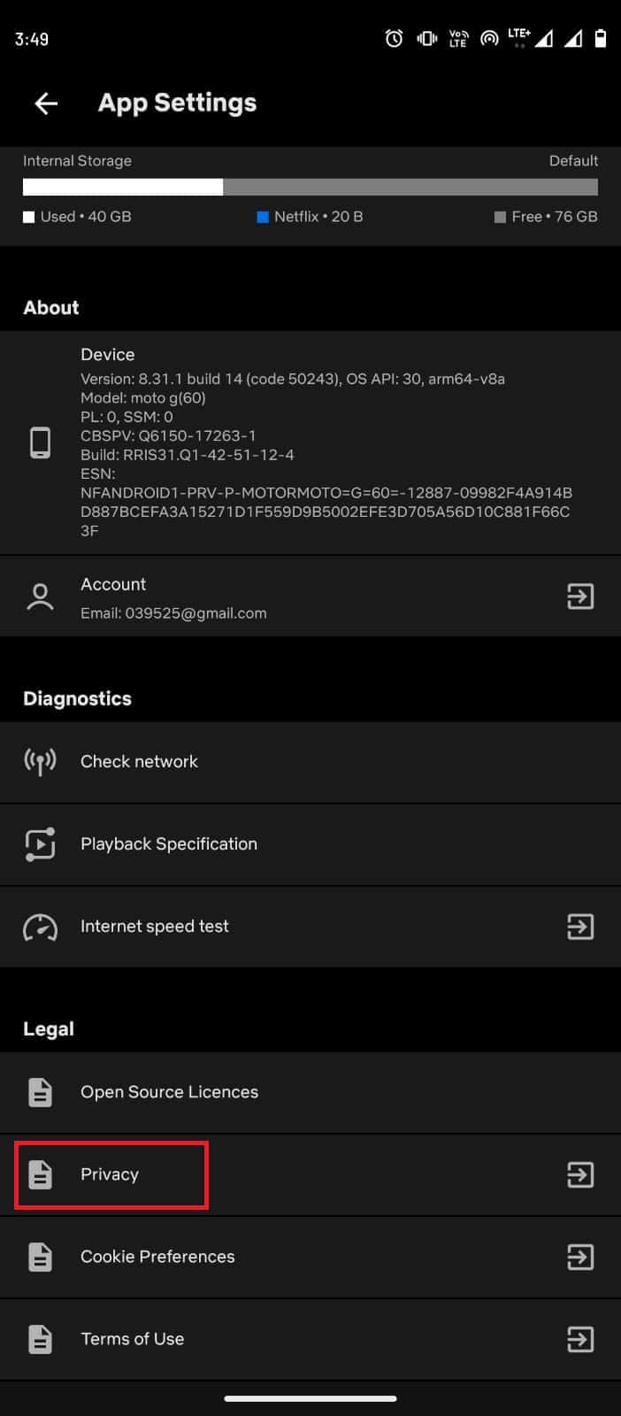 下にスクロールして[プライバシー]をタップします。 AndroidでNetflixのCookieを削除する方法