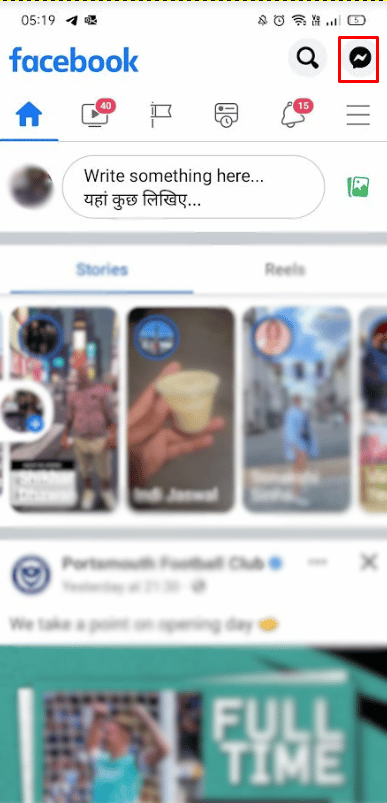 Atingeți pictograma Messenger din colțul din dreapta sus