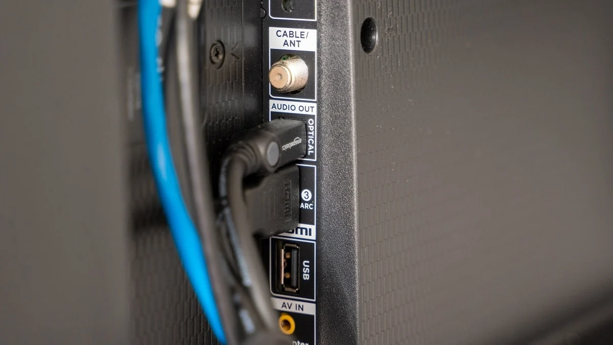 desconecte los cables de la televisión