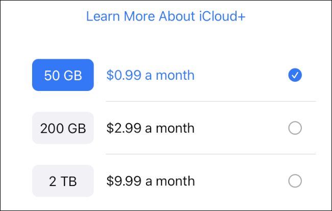 Opzioni di archiviazione iCloud+ con prezzo mensile.