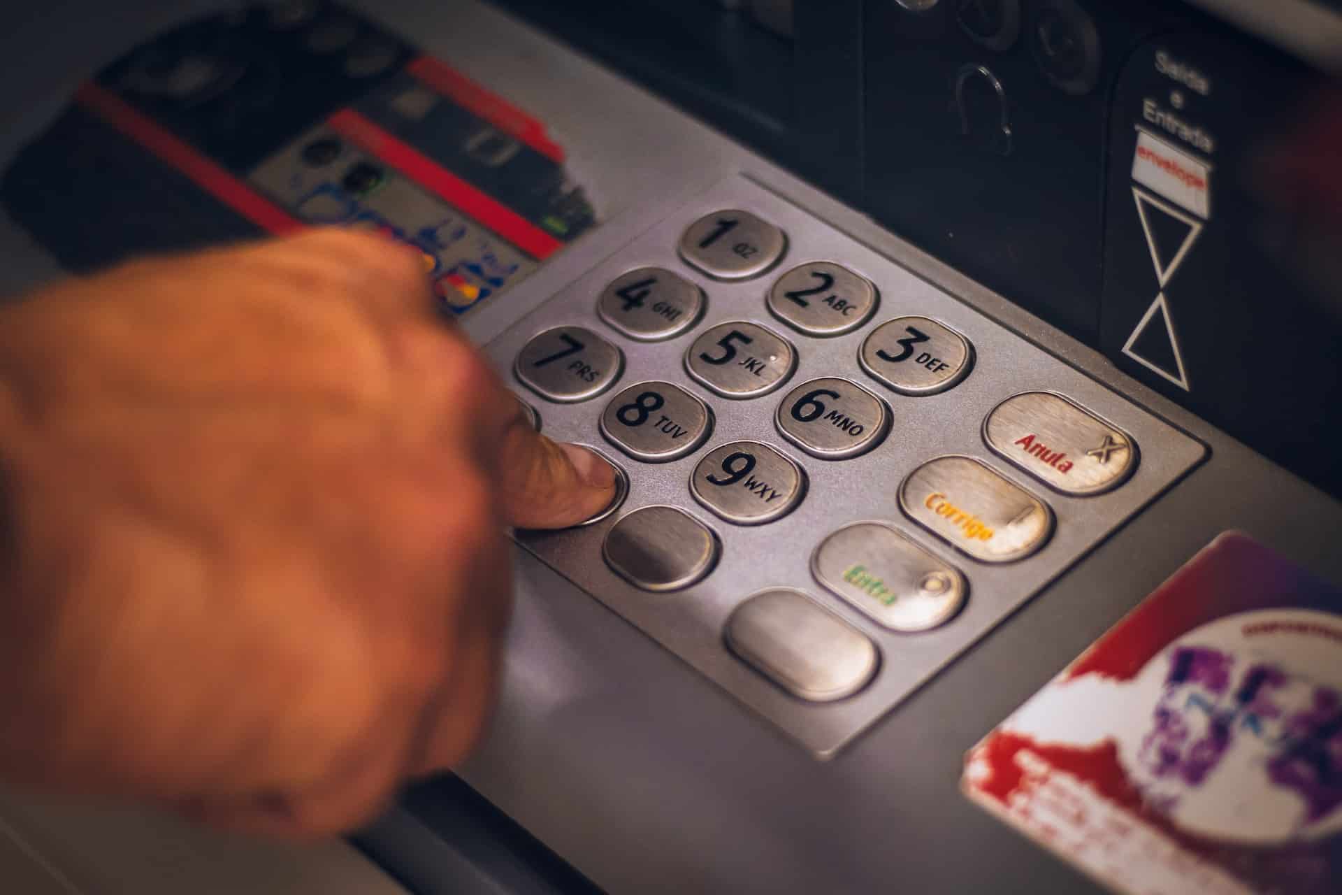 Kart PIN'inizi girin - Aktivasyon sürecini başlatmak için bir işlem yapın veya hesap bakiyesini kontrol edin
