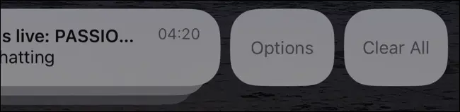 Wyczyść indywidualne powiadomienia na ekranie blokady iPhone'a