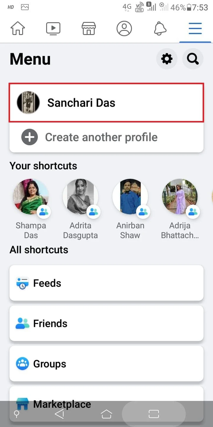 点击您的 Facebook 个人资料名称。 |如何删除所有 Facebook 图片