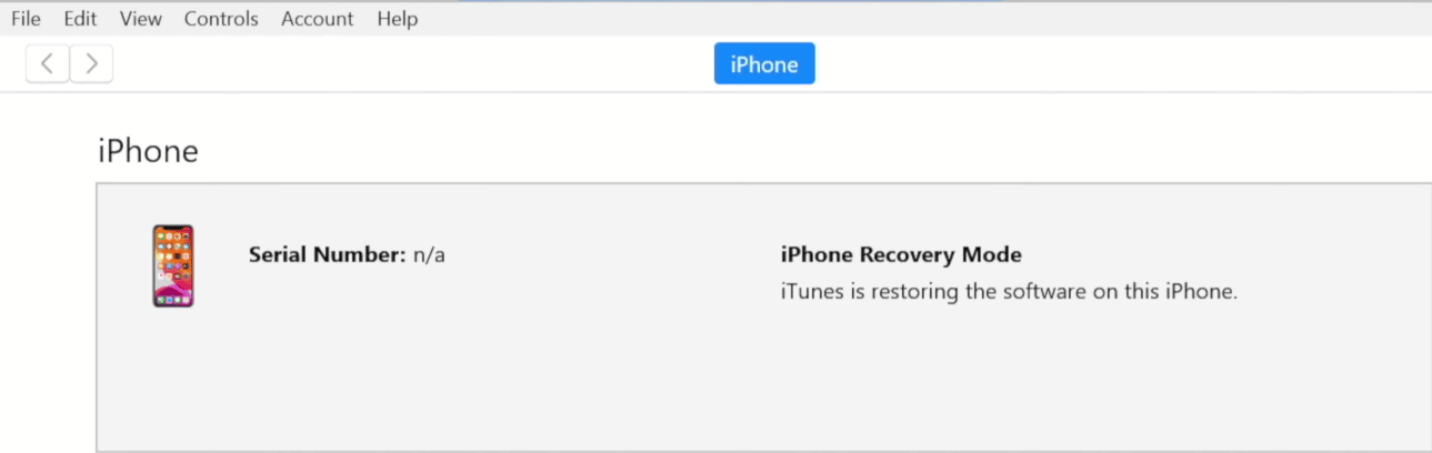 iTunes stellt die Software auf Ihrem iPhone wieder her. Warten Sie, bis der Vorgang abgeschlossen ist | So entsperren Sie ein gefundenes verlorenes iPhone