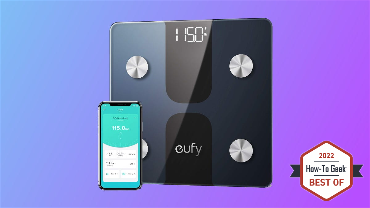 eufy smart scale c1 sur fond bleu et violet