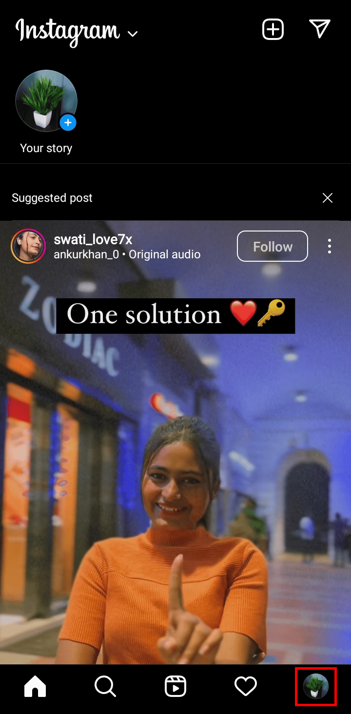 แตะที่ไอคอนโปรไฟล์ที่มุมล่างขวาของหน้าจอ | วิธีเลิกติดตามแฮชแท็กบน Instagram