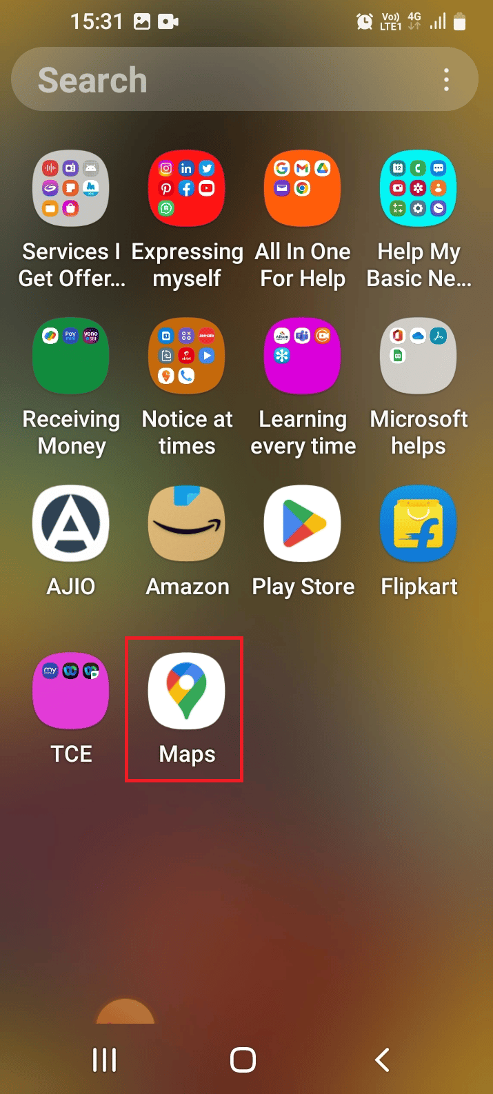 Glisați în sus pe ecran și deschideți aplicația Maps