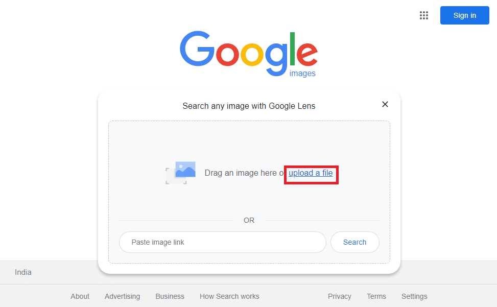 Trascina l'immagine dalla posizione e rilasciala sulla barra di ricerca. Come trovare qualcuno su Facebook usando un'immagine