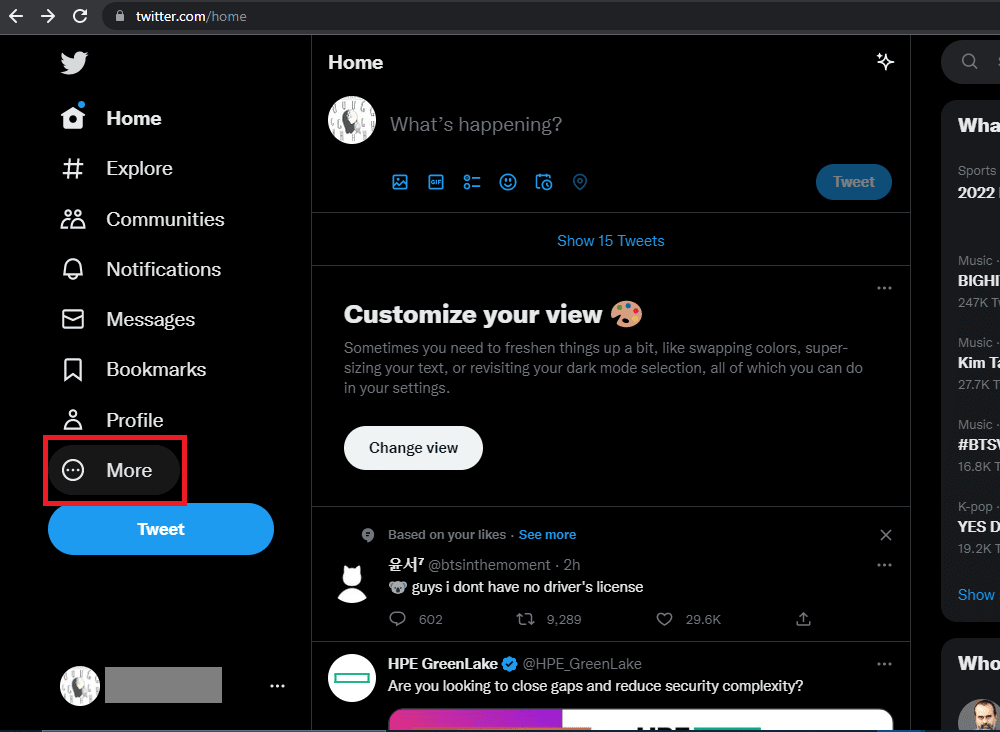 Seleziona Altro nell'angolo sinistro della home page. Come eliminare un account Twitter sospeso
