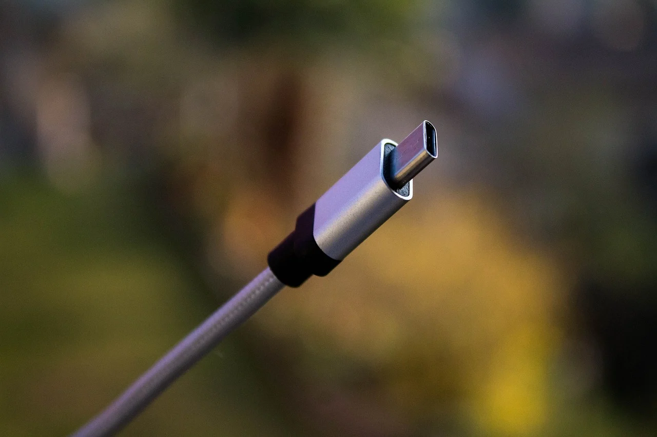 كابل من النوع C | أفضل الطرق لشحن الكمبيوتر المحمول باستخدام USB أو HDMI