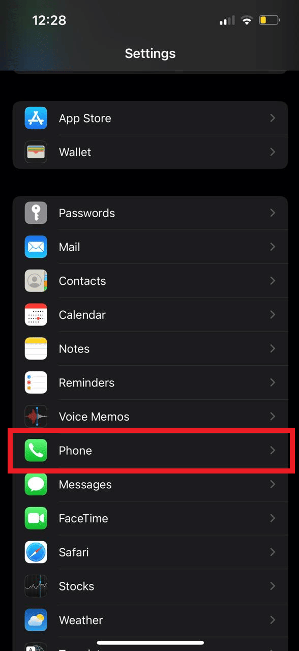 Acum, atingeți opțiunea Telefon.