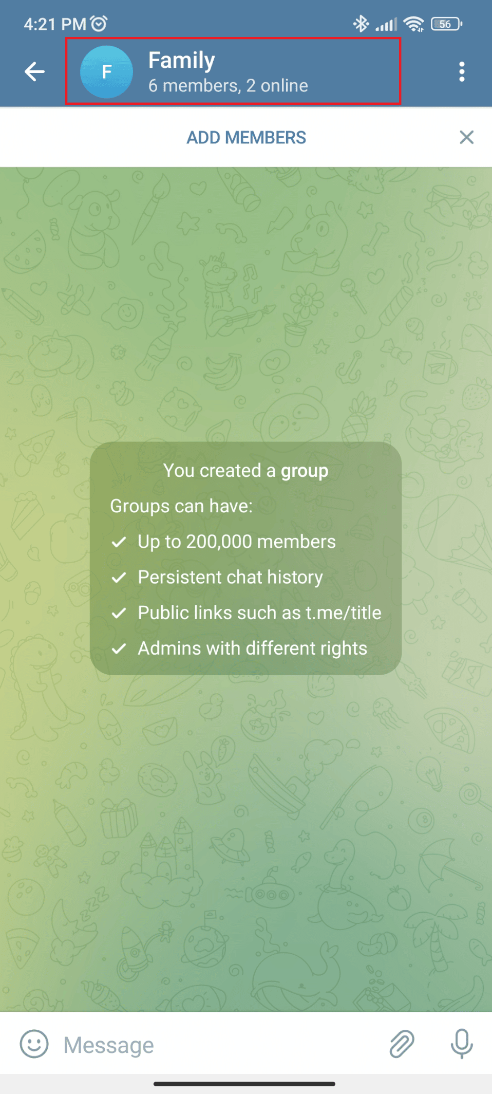 点击屏幕顶部的群组名称。如何在 Telegram 群组中添加成员