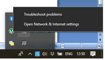 Sistem tepsisindeki WiFi simgesine sağ tıklayın ve ardından sistem tepsisindeki WiFi simgesine sağ tıklayın ve ardından Ağ ve İnternet ayarlarını Aç'a tıklayın