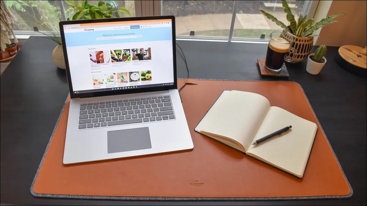 Laptop e notebook no Harber London Leather Desk Mat