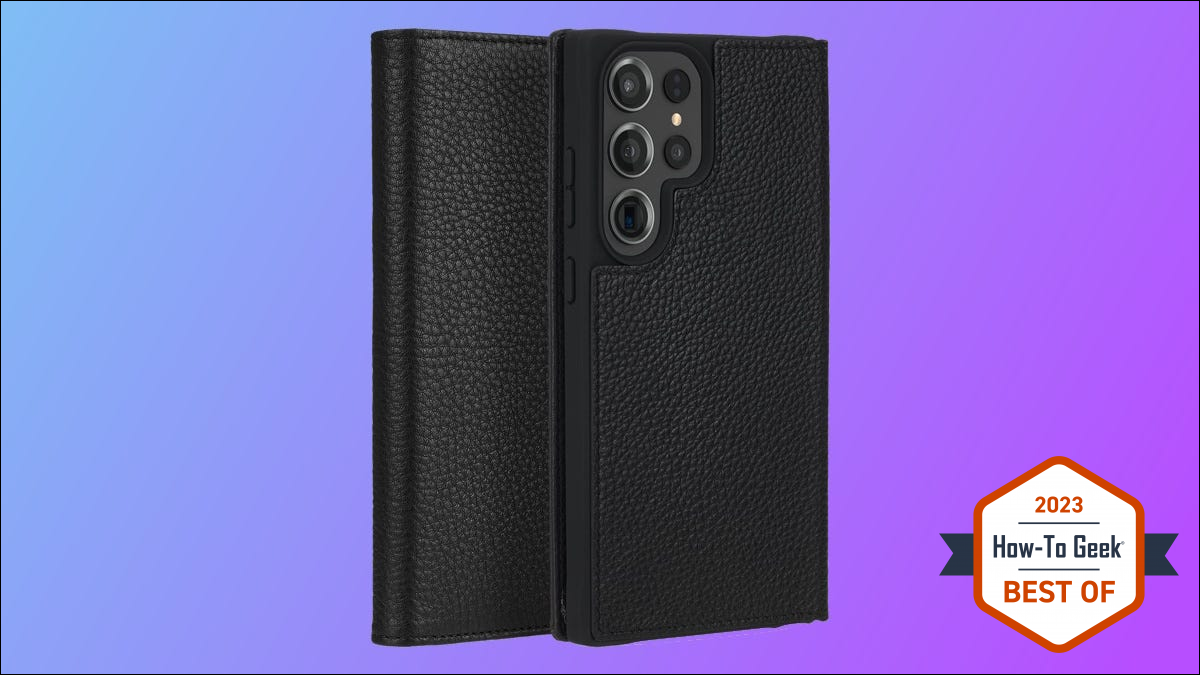 Estuche Case-Mate sobre fondo azul y morado.