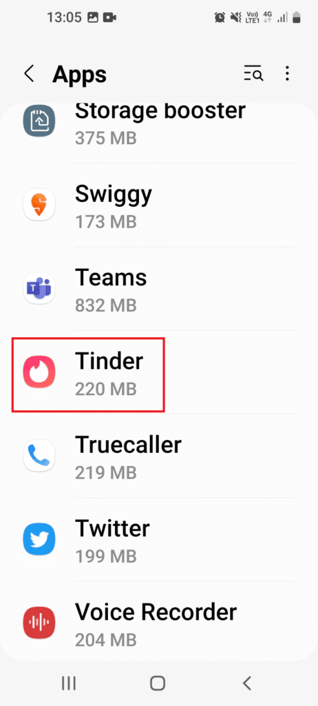 Toque no aplicativo Tinder na lista de aplicativos