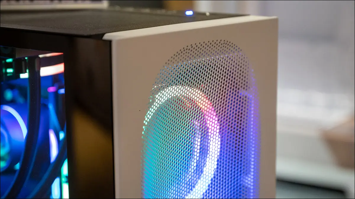 Ventola e prese d'aria RGB del case per PC da gioco CyberPowerPC Grvty High Airflow Series