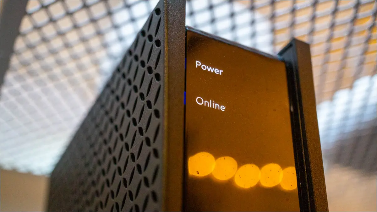 صورة مقربة لمودم Technicolor E31T2V1 من Spectrum Internet