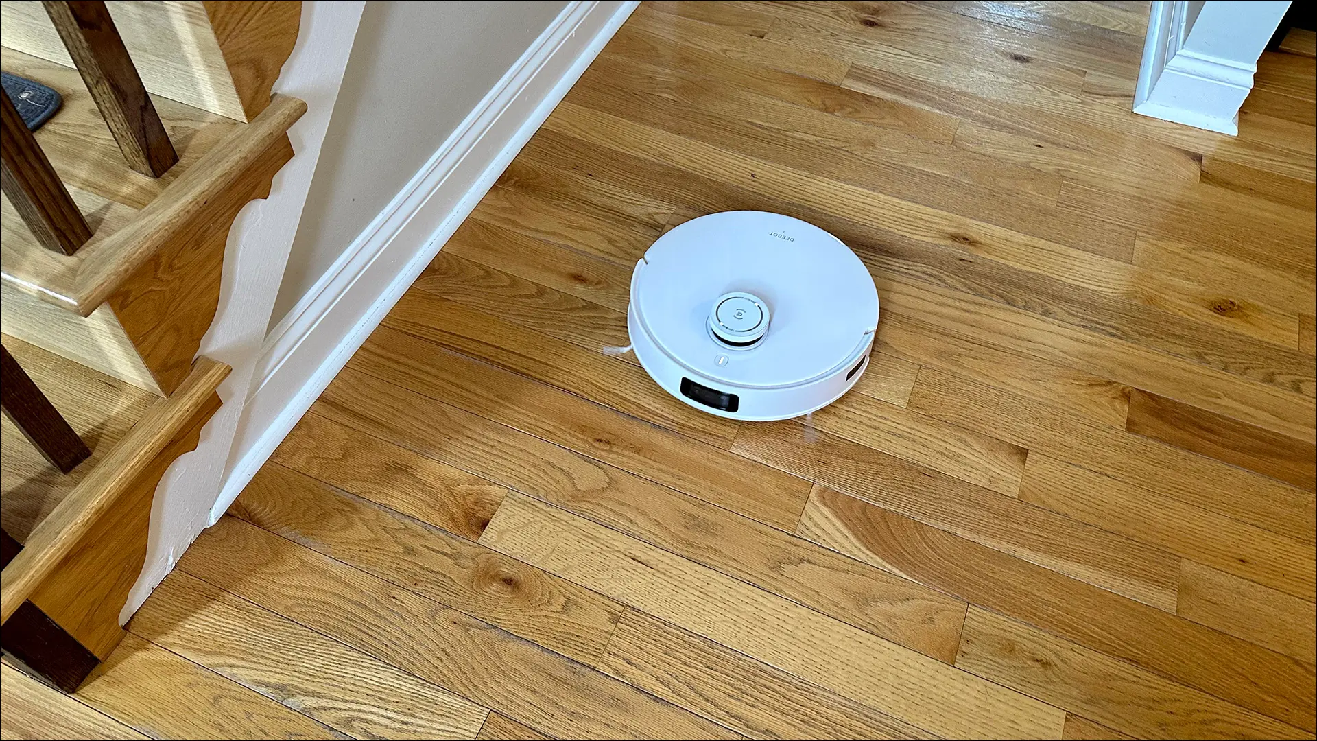 Le robot DEEBOT T10 OMNI aspirateur parquet