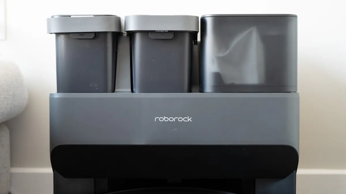 Roborock S7 Max Ultra 도킹 스테이션의 클로즈업