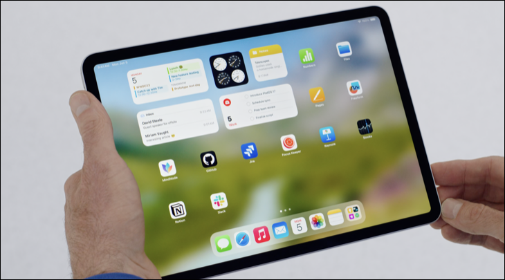 Интерактивные виджеты на главном экране в iPadOS 17