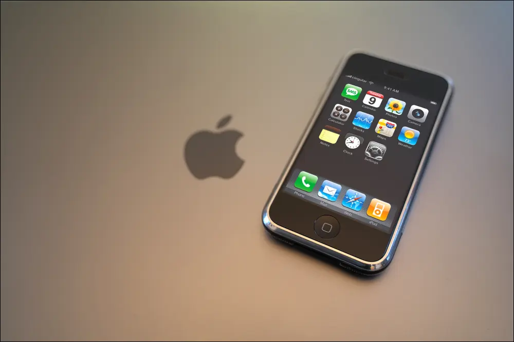 هاتف iPhone الأصلي