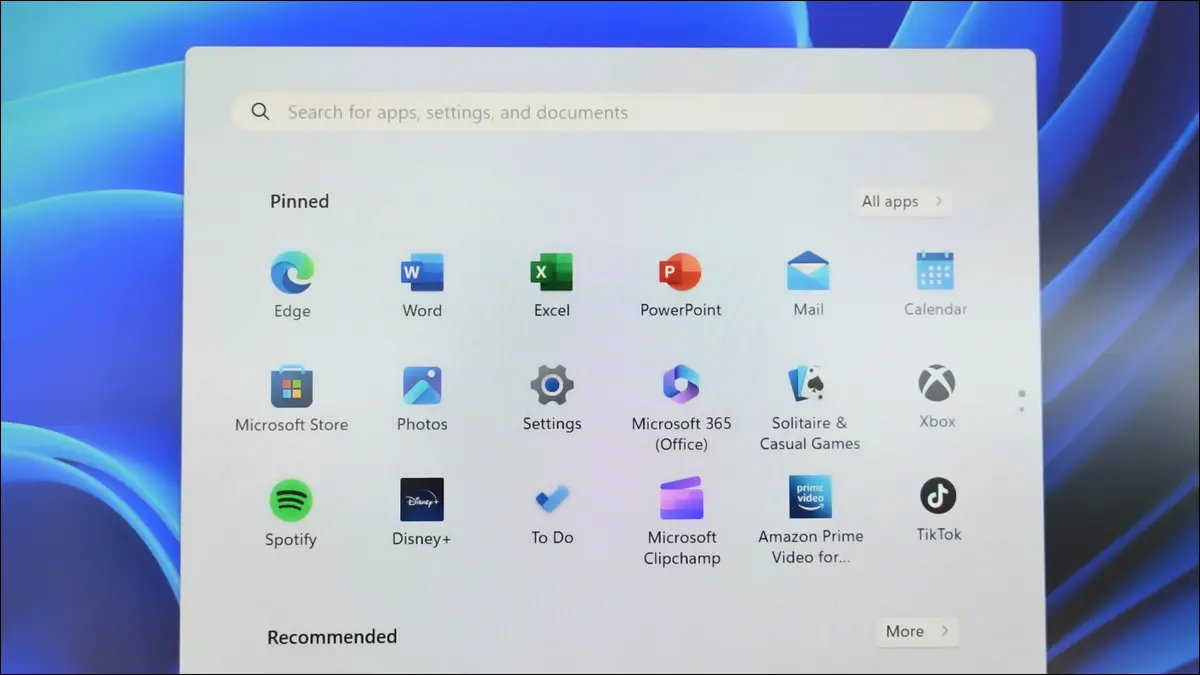 带有应用程序的 Windows 11 开始菜单
